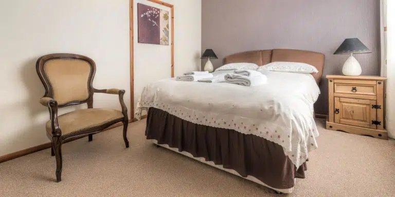Bed & Breakfast Bedroom Norfolk Lurcher-3