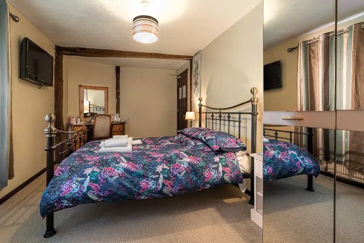 Bed & Breakfast Bedroom Norfolk Lurcher-2